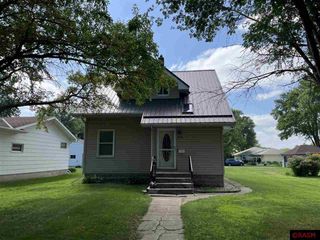 708 S 10th Street, St. James, MN 56081