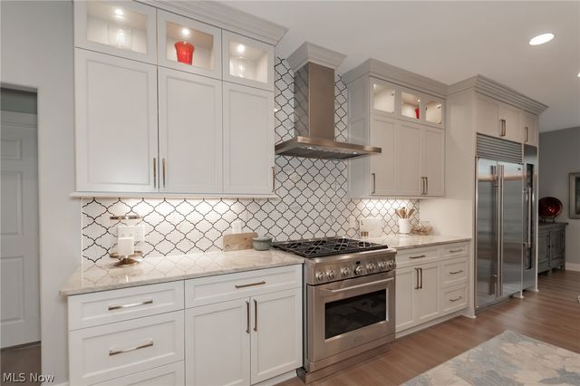 11565 Robin Wood Lane, Chagrin Falls, OH 44023