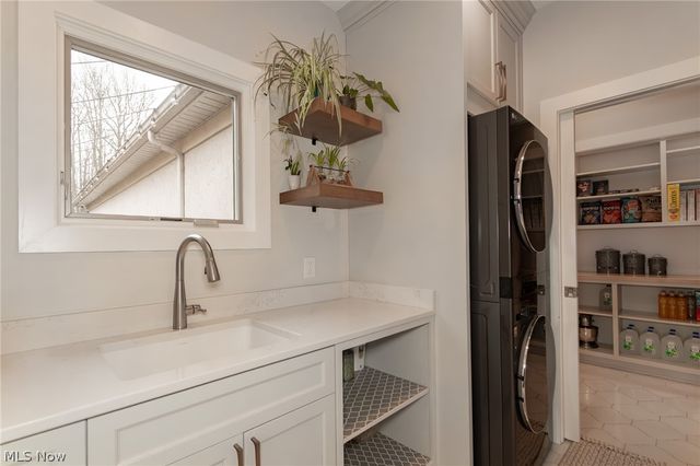 11565 Robin Wood Lane, Chagrin Falls, OH 44023