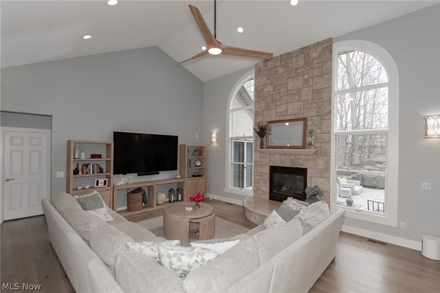 11565 Robin Wood Lane, Chagrin Falls, OH 44023