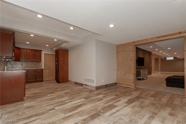 11565 Robin Wood Lane, Chagrin Falls, OH 44023