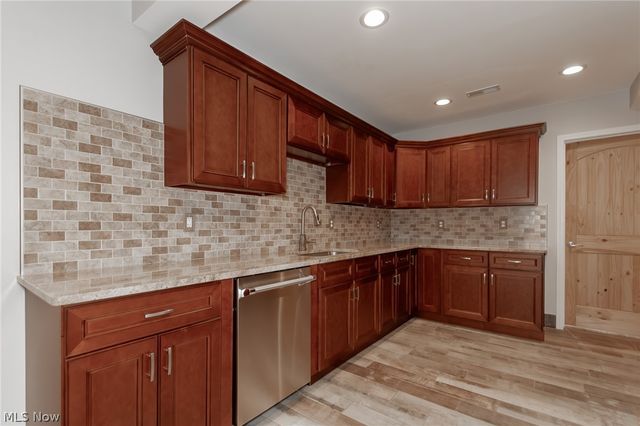 11565 Robin Wood Lane, Chagrin Falls, OH 44023