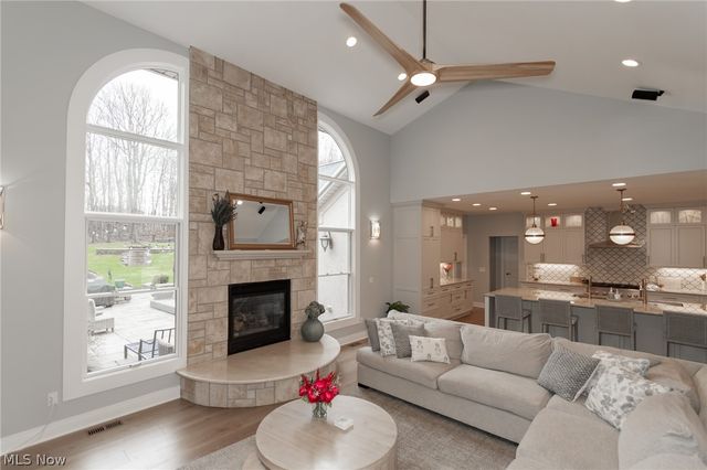 11565 Robin Wood Lane, Chagrin Falls, OH 44023