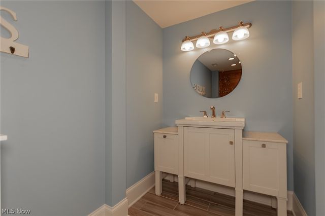 11565 Robin Wood Lane, Chagrin Falls, OH 44023