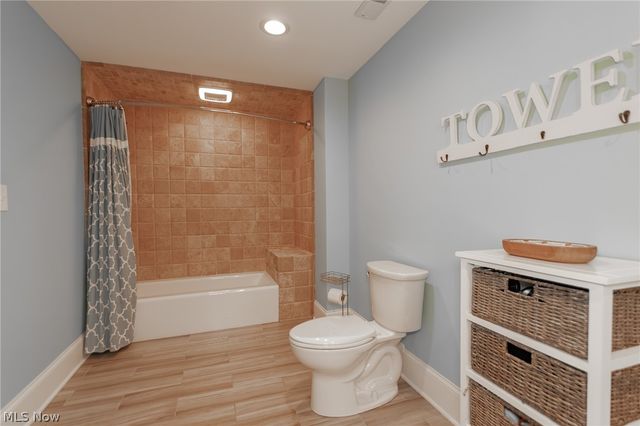 11565 Robin Wood Lane, Chagrin Falls, OH 44023