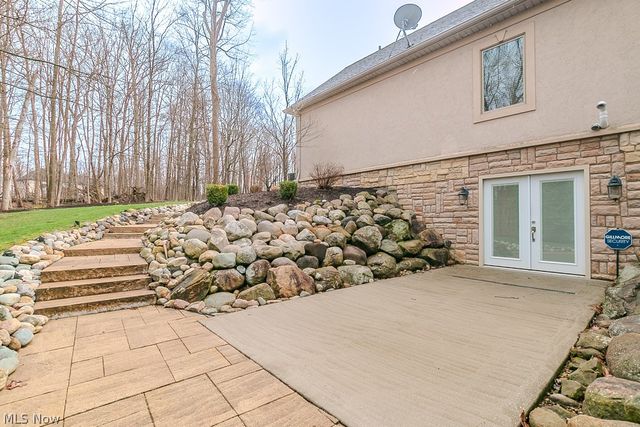 11565 Robin Wood Lane, Chagrin Falls, OH 44023
