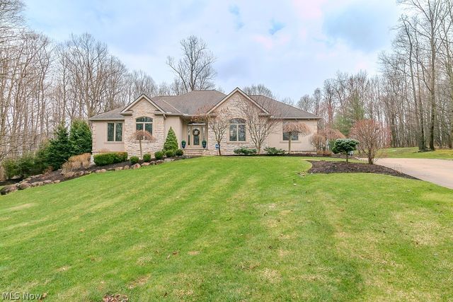 11565 Robin Wood Lane, Chagrin Falls, OH 44023