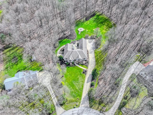 11565 Robin Wood Lane, Chagrin Falls, OH 44023