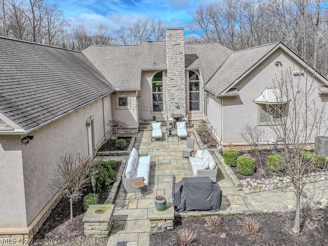 11565 Robin Wood Lane, Chagrin Falls, OH 44023