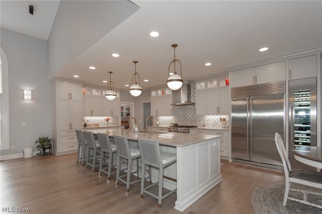 11565 Robin Wood Lane, Chagrin Falls, OH 44023