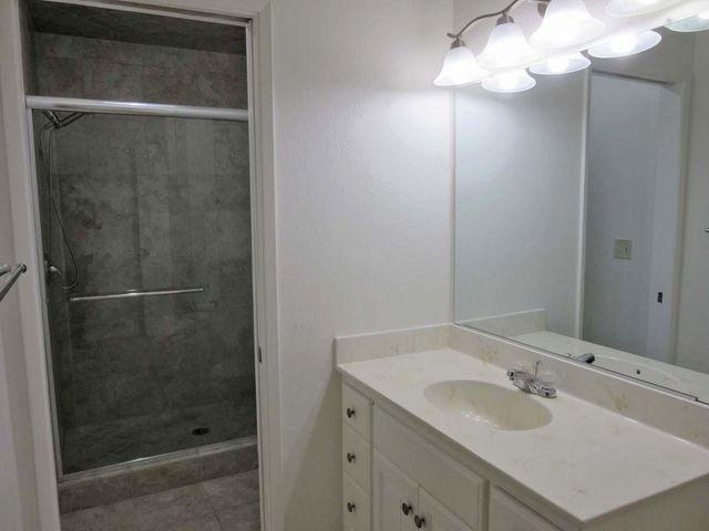 1386 Trailwood Ave, Manteca, CA 95336