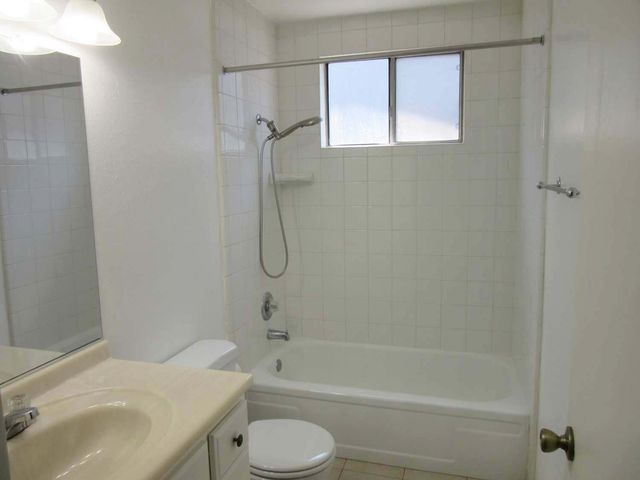 1386 Trailwood Ave, Manteca, CA 95336