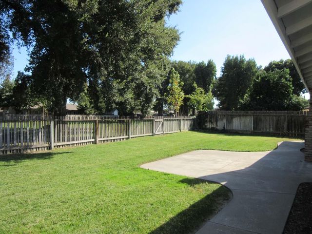 1386 Trailwood Ave, Manteca, CA 95336