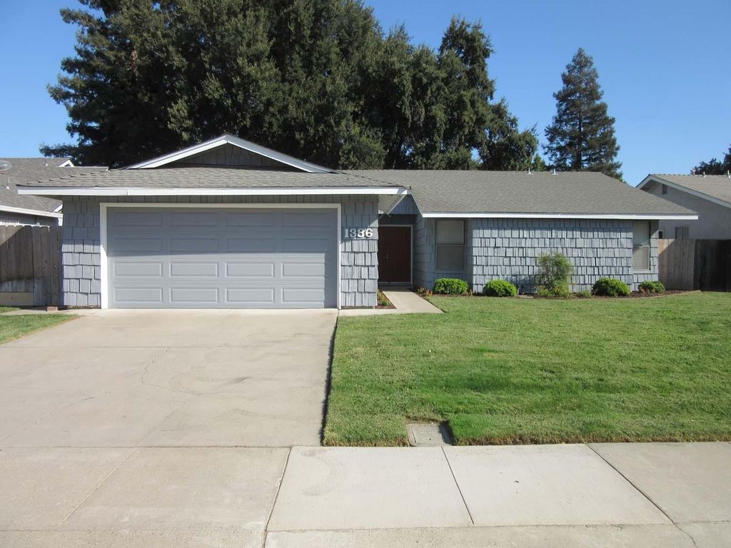 1386 Trailwood Ave, Manteca, CA 95336