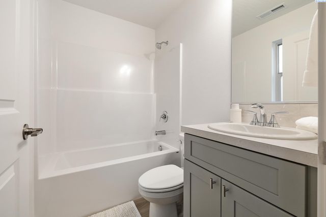 3043 S Quay St, Kennewick, WA 99338