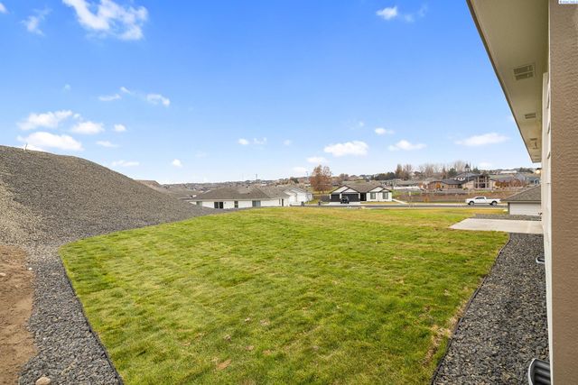 3043 S Quay St, Kennewick, WA 99338