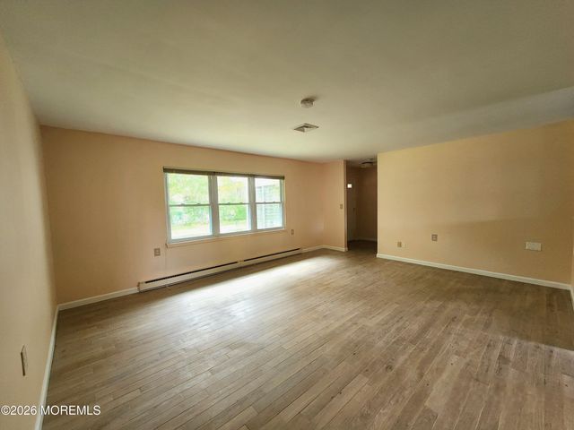 341B Canterbury Court, Lakewood, NJ 08701
