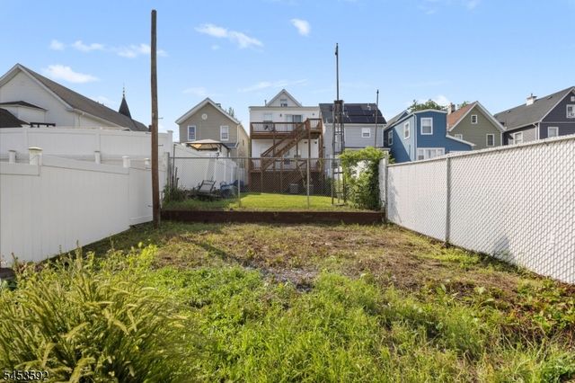 345 Forest St, Kearny Town, NJ 07032