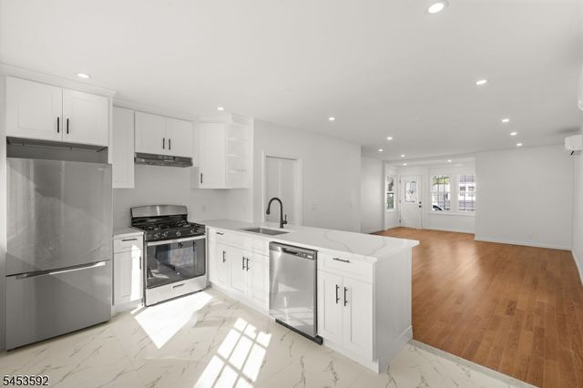 345 Forest St, Kearny Town, NJ 07032