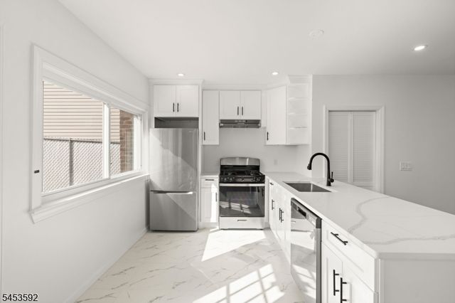 345 Forest St, Kearny Town, NJ 07032