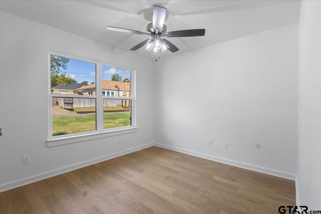 912 Nell Ave., Tyler, TX 75701