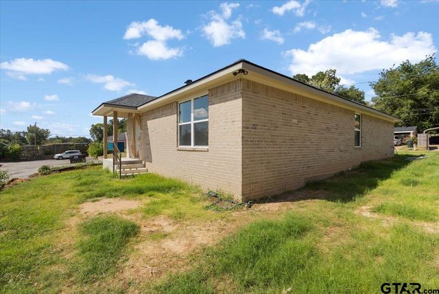 912 Nell Ave., Tyler, TX 75701
