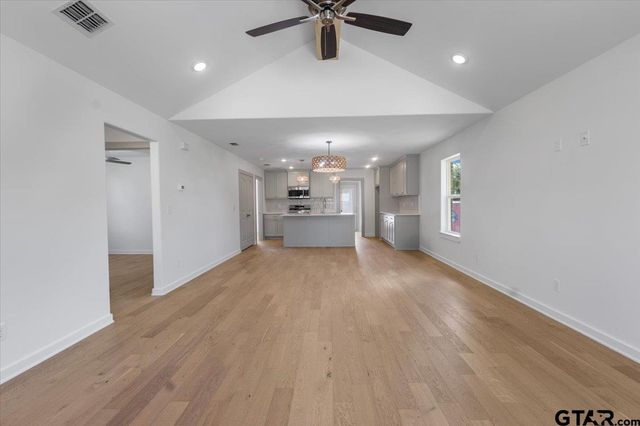 912 Nell Ave., Tyler, TX 75701