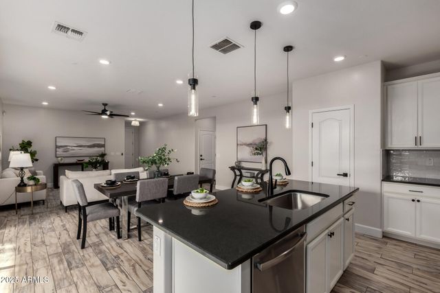 6837 E PERALTA Circle, Mesa, AZ 85212