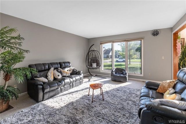 5002 Eastbrooke Place, Clarence, NY 14221