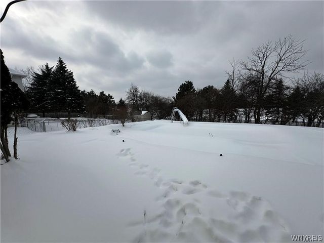 5002 Eastbrooke Place, Clarence, NY 14221