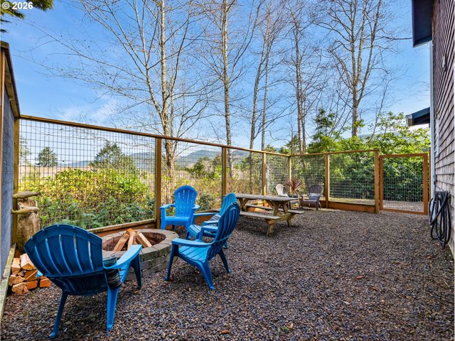243 S Grayling St, Rockaway Beach, OR 97136