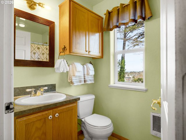 243 S Grayling St, Rockaway Beach, OR 97136