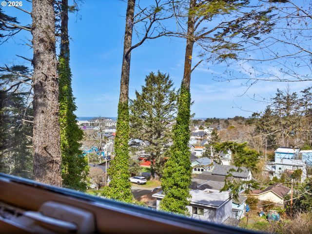 243 S Grayling St, Rockaway Beach, OR 97136