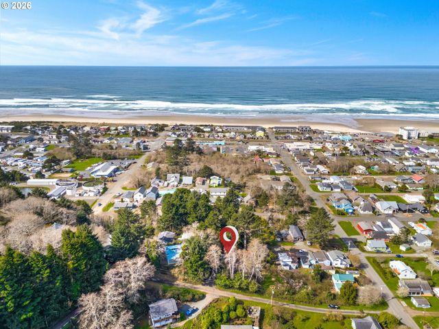 243 S Grayling St, Rockaway Beach, OR 97136