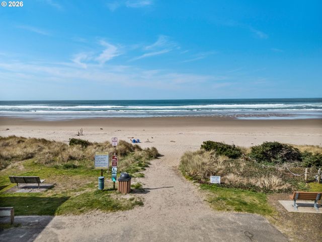 243 S Grayling St, Rockaway Beach, OR 97136