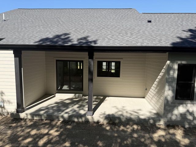 W208N16278 Renee WAY, Jackson, WI 53037