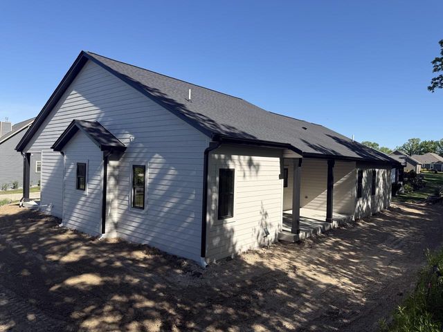 W208N16278 Renee WAY, Jackson, WI 53037
