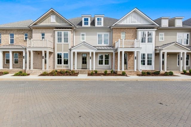 144 Nearwater Place, Hendersonville, TN 37075