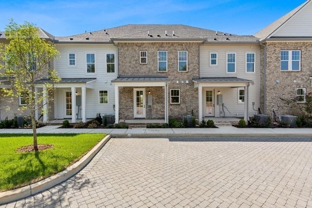 144 Nearwater Place, Hendersonville, TN 37075