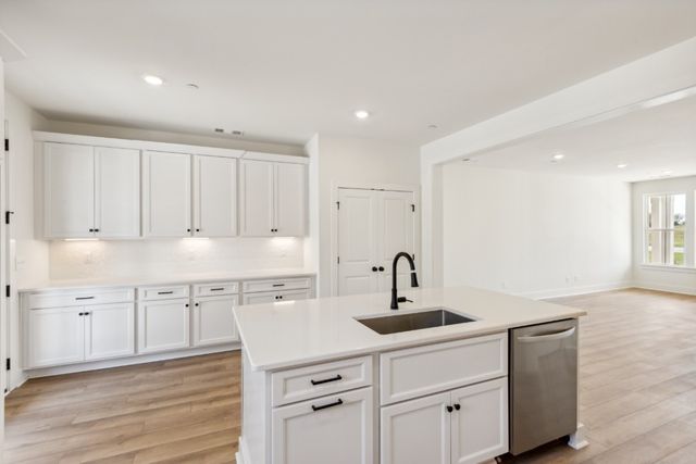 144 Nearwater Place, Hendersonville, TN 37075