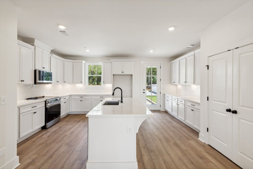 144 Nearwater Place, Hendersonville, TN 37075