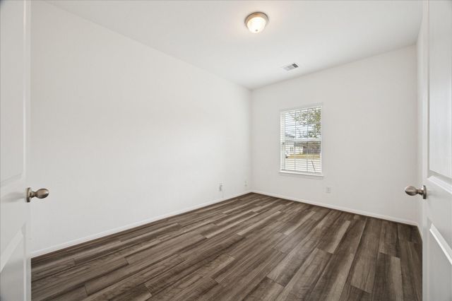 7306 Parkview Drive, Hitchcock, TX 77563