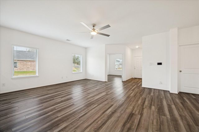 7306 Parkview Drive, Hitchcock, TX 77563