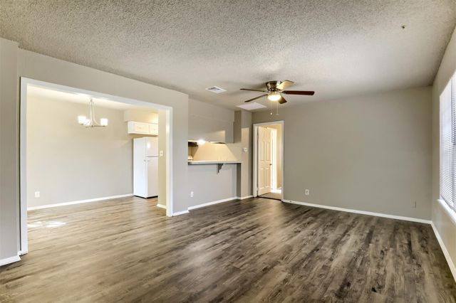 1302 Radcliff DR B, Austin, TX 78752