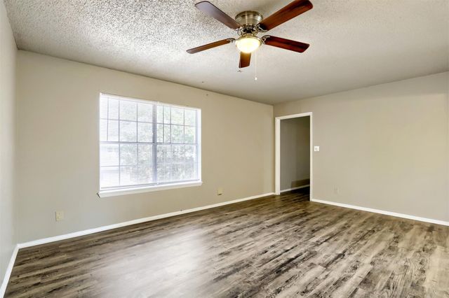 1302 Radcliff DR B, Austin, TX 78752