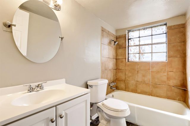 1302 Radcliff DR B, Austin, TX 78752