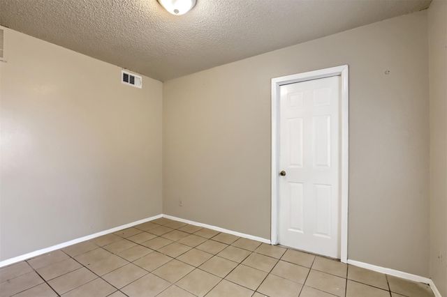 1302 Radcliff DR B, Austin, TX 78752