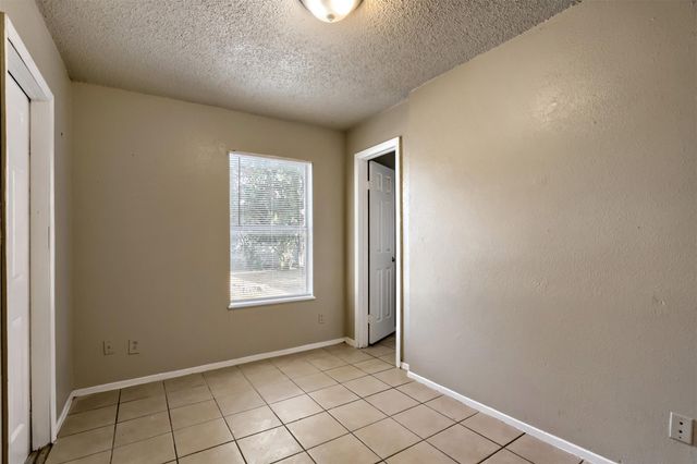 1302 Radcliff DR B, Austin, TX 78752