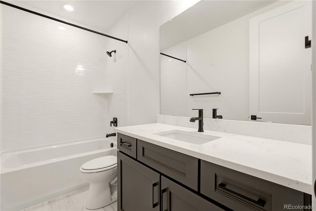 11184 Amber Light Trail, Littleton, CO 80125