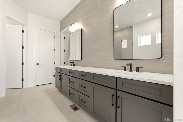 11184 Amber Light Trail, Littleton, CO 80125